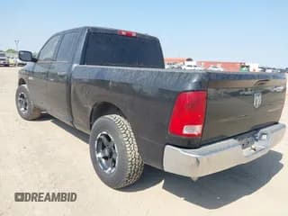 ✅ 2010 Dodge 1500 ST • VIN: 1D7RB1GK3AS248270 • Lot: 41867765. Wystawiony na IAAI z przebiegiem 133 542 mil. Bezpłatny archiwum sprzedaży aukcyjnych z USA i szczegółowy raport historii pojazdu na DreamBid. Zdjęcie 3.