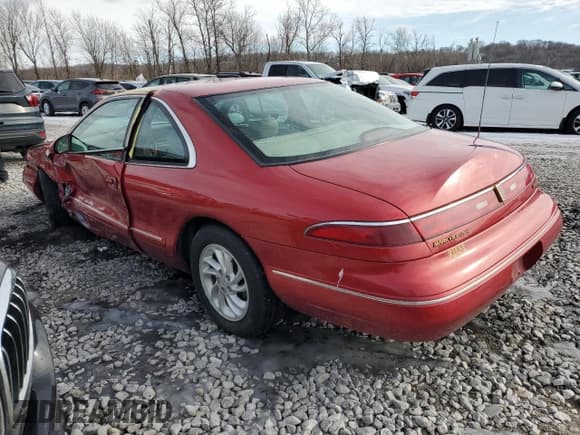 ✅ 1996 Lincoln Mark VIII • VIN: 1LNLM91V0TY661092 • Lot: 88902665. Wystawiony na Copart z przebiegiem 63 957 mil. Bezpłatny archiwum sprzedaży aukcyjnych z USA i szczegółowy raport historii pojazdu na DreamBid. Zdjęcie 2.