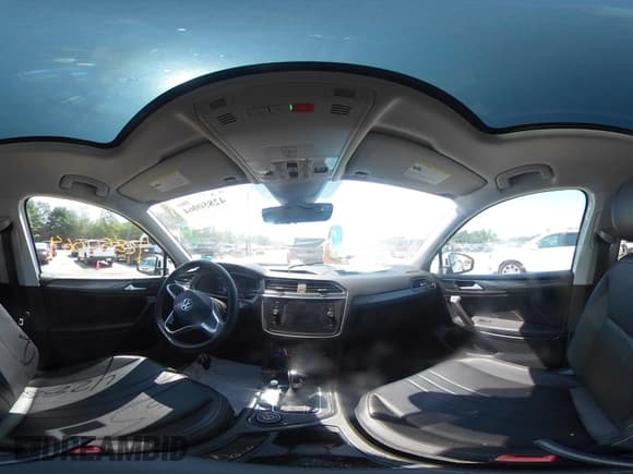 ✅ 2022 Volkswagen Tiguan SE • VIN: 3VV2B7AX2NM096940 • Lot: 42850064. Wystawiony na IAAI z przebiegiem 52 304 mil. Bezpłatny archiwum sprzedaży aukcyjnych z USA i szczegółowy raport historii pojazdu na DreamBid. Zdjęcie 19.