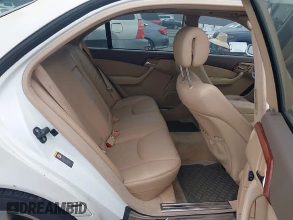 ✅ 2005 Mercedes-Benz S 430 • VIN: WDBNG70JX5A451696 • Lot: 42402391. Listed on IAAI with 174,030 mi. Free auction sales archive from the USA and detailed vehicle history report at DreamBid. Image 8.