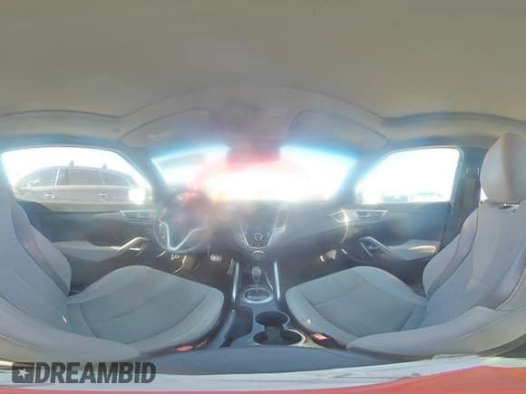 ✅ 2013 Hyundai Veloster w/Gray Int • VIN: KMHTC6AD6DU138208 • Lot: 77527594. Wystawiony na Copart z przebiegiem 73 627 mil. Bezpłatny archiwum sprzedaży aukcyjnych z USA i szczegółowy raport historii pojazdu na DreamBid. Zdjęcie 13.