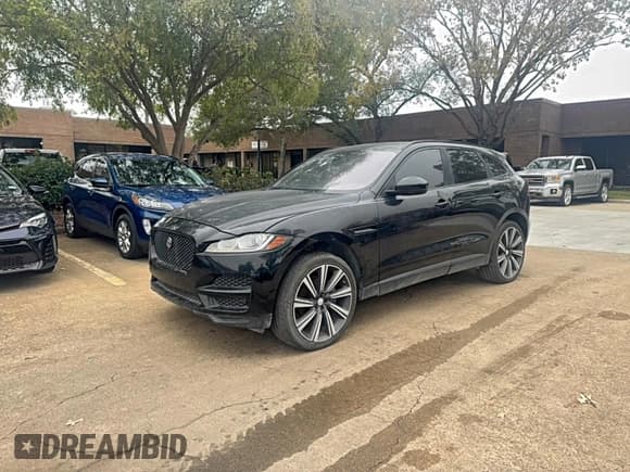 ✅ 2017 Jaguar F-Pace 35t Premium • VIN: SADCJ2BV4HA067922 • Lot: 95739375. Wystawiony na Copart z przebiegiem 96 067 mil. Bezpłatny archiwum sprzedaży aukcyjnych z USA i szczegółowy raport historii pojazdu na DreamBid. Zdjęcie 2.