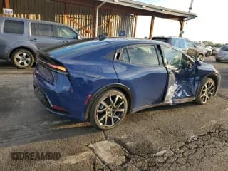 ✅ 2024 Toyota Prius XSE Premium • VIN: JTDACACU9R3039150 • Лот: 84595535. Опубликован ранее на Copart с пробегом 5 198 миль. Бесплатный доступ к архиву аукционных продаж из США и подробный отчёт об истории автомобиля на DreamBid. Изображение 3.