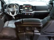 ✅ 2025 GMC Sierra 1500 SLT • VIN: 1GTUUDEDXSZ181258 • Лот: 90437835. Опубликован ранее на Copart с пробегом 15 831 миль. Бесплатный доступ к архиву аукционных продаж из США и подробный отчёт об истории автомобиля на DreamBid. Изображение 8.