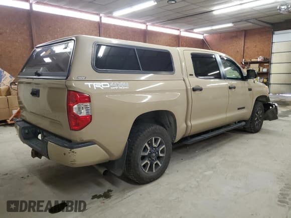 ✅ 2017 Toyota Tundra SR5 • VIN: 5TFDY5F13HX585215 • Lot: 69101365. Listed on Copart with 283,726 mi. Free auction sales archive from the USA and detailed vehicle history report at DreamBid. Image 3.