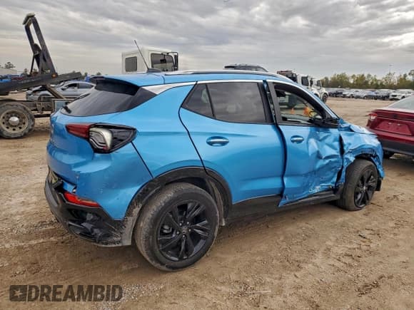 ✅ 2025 Buick Encore GX Sport Touring • VIN: KL4AMDSL6SB121625 • Лот: 95917885. Опубликован ранее на Copart с пробегом Не указан. Бесплатный доступ к архиву аукционных продаж из США и подробный отчёт об истории автомобиля на DreamBid. Изображение 3.