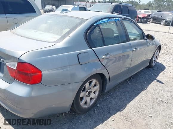 ✅ 2007 BMW 3 Series 328xi • VIN: WBAVC935X7KX55130 • Лот: 42018618. Опубликован ранее на IAAI с пробегом 232 500 миль. Бесплатный доступ к архиву аукционных продаж из США и подробный отчёт об истории автомобиля на DreamBid. Изображение 4.