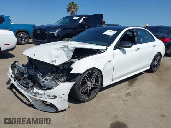 ✅ 2019 Mercedes-Benz E 53 AMG • VIN: WDDZF6BBXKA493065 • Lot: 42519867. Listed on IAAI with 53,105 mi. Free auction sales archive from the USA and detailed vehicle history report at DreamBid. Image 18.