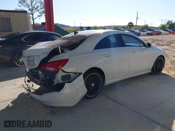 ✅ 2014 Mercedes-Benz CLA 250 • VIN: WDDSJ4GB2EN153340 • Lot: 43743089. Listed on IAAI with 56,362 mi. Free auction sales archive from the USA and detailed vehicle history report at DreamBid. Image 4.