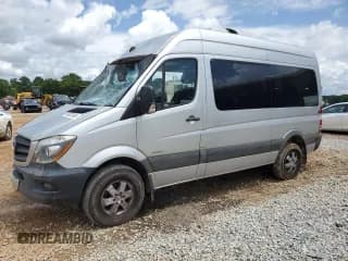 ✅ 2014 Mercedes-Benz Sprinter Passenger • VIN: WDZPE7DC6E5941945 • Lot: 58022065. Wystawiony na Copart z przebiegiem 185 199 mil. Bezpłatny archiwum sprzedaży aukcyjnych z USA i szczegółowy raport historii pojazdu na DreamBid. Zdjęcie 1.