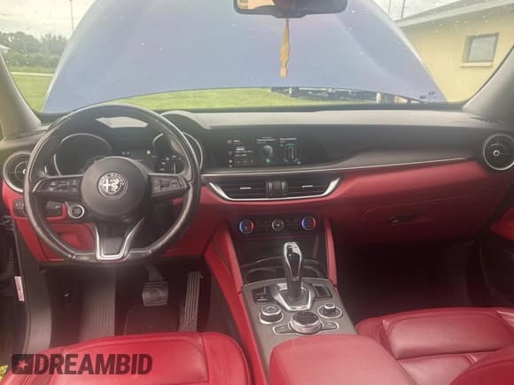 ✅ 2021 Alfa Romeo Stelvio Ti • VIN: ZASPAKBN4M7C98833 • Lot: 71885065. Wystawiony na Copart z przebiegiem 39 428 mil. Bezpłatny archiwum sprzedaży aukcyjnych z USA i szczegółowy raport historii pojazdu na DreamBid. Zdjęcie 9.