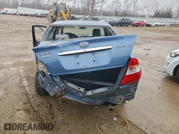 ✅ 2004 Toyota Camry LE • VIN: 4T1BE32K04U927990 • Lot: 93869945. Wystawiony na Copart z przebiegiem 131 093 mil. Bezpłatny archiwum sprzedaży aukcyjnych z USA i szczegółowy raport historii pojazdu na DreamBid. Zdjęcie 6.