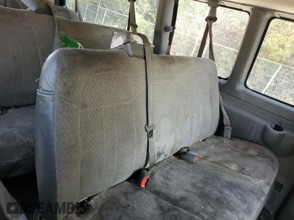 ✅ 2010 Chevrolet Express Passenger LT • VIN: 1GA2G1DGXA1120734 • Lot: 80708515. Wystawiony na Copart z przebiegiem 253 137 mil. Bezpłatny archiwum sprzedaży aukcyjnych z USA i szczegółowy raport historii pojazdu na DreamBid. Zdjęcie 11.