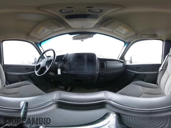 ✅ 2005 Chevrolet Silverado 2500HD Work Truck • VIN: 1GCHK23245F965938 • Lot: 43677906. Wystawiony na IAAI z przebiegiem 238 789 mil. Bezpłatny archiwum sprzedaży aukcyjnych z USA i szczegółowy raport historii pojazdu na DreamBid. Zdjęcie 19.