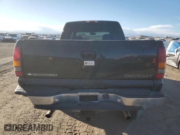 ✅ 2002 Chevrolet Silverado 2500HD LS • VIN: 1GCHK23G32F104757 • Лот: 91891835. Опубликован ранее на Copart с пробегом 205 533 миль. Бесплатный доступ к архиву аукционных продаж из США и подробный отчёт об истории автомобиля на DreamBid. Изображение 6.