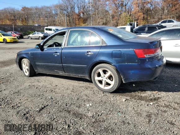 ✅ 2006 Hyundai Sonata GLS • VIN: 5NPEU46F16H040418 • Lot: 92832465. Listed on Copart with 239,426 mi. Free auction sales archive from the USA and detailed vehicle history report at DreamBid. Image 2.