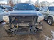 ✅ 2016 Ford Expedition XLT • VIN: 1FMJU1JT8GEF35304 • Lot: 95019555. Wystawiony na Copart z przebiegiem 141 868 mil. Bezpłatny archiwum sprzedaży aukcyjnych z USA i szczegółowy raport historii pojazdu na DreamBid. Zdjęcie 5.