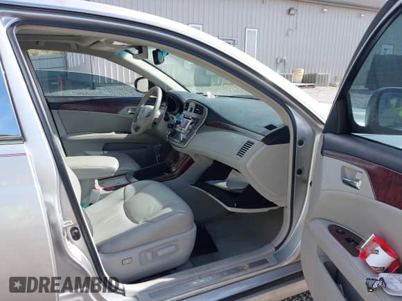 ✅ 2011 Toyota Avalon • VIN: 4T1BK3DB8BU401044 • Lot: 43462710. Wystawiony na IAAI z przebiegiem 143 329 mil. Bezpłatny archiwum sprzedaży aukcyjnych z USA i szczegółowy raport historii pojazdu na DreamBid. Zdjęcie 5.