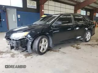 2014 Toyota Camry L z VIN 4T1BF1FKXEU410452, wystawiony jako Copart lot #66552395 z przebiegiem 110 381 mil mil oraz Szkoda całkowita • Salvage title. Historia ofert i sprzedaży dostępna na DreamBid. Obrazek 1.