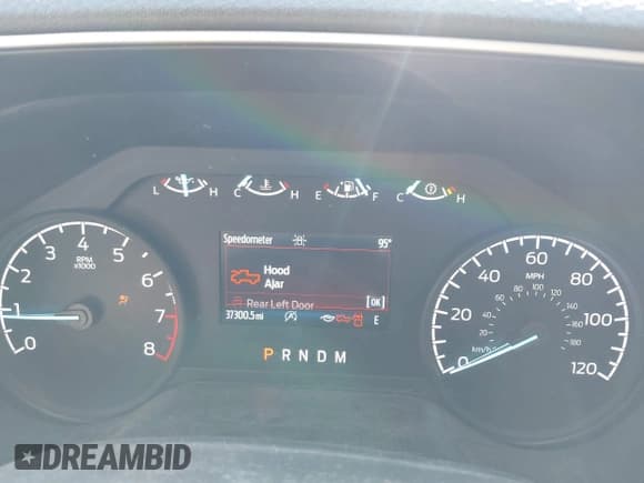 ✅ 2021 Ford F-150 XL • VIN: 1FTEW1C5XMKE11370 • Lot: 40300673. Wystawiony na IAAI z przebiegiem 37 300 mil. Bezpłatny archiwum sprzedaży aukcyjnych z USA i szczegółowy raport historii pojazdu na DreamBid. Zdjęcie 7.