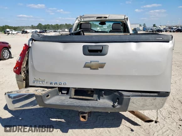 ✅ 2007 Chevrolet Silverado 2500HD 1LT • VIN: 1GCHK24K07E506784 • Lot: 85856295. Wystawiony na Copart z przebiegiem 153 035 mil. Bezpłatny archiwum sprzedaży aukcyjnych z USA i szczegółowy raport historii pojazdu na DreamBid. Zdjęcie 6.