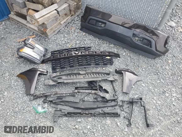 ✅ 2019 Chevrolet Silverado 1500 Custom • VIN: 1GCUYBEF3KZ323539 • Lot: 61250415. Wystawiony na Copart z przebiegiem 48 262 mil. Bezpłatny archiwum sprzedaży aukcyjnych z USA i szczegółowy raport historii pojazdu na DreamBid. Zdjęcie 12.