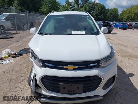 ✅ 2022 Chevrolet Trax LT • VIN: KL7CJPSM1NB530604 • Lot: 43149054. Listed on IAAI with 18,970 mi. Free auction sales archive from the USA and detailed vehicle history report at DreamBid. Image 12.
