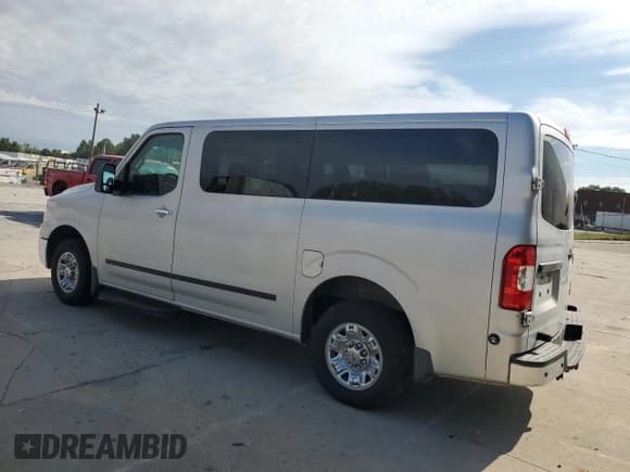 ✅ 2015 Nissan NV SL • VIN: 5BZAF0AA3FN852252 • Lot: 70133715. Wystawiony na Copart z przebiegiem 161 054 mil. Bezpłatny archiwum sprzedaży aukcyjnych z USA i szczegółowy raport historii pojazdu na DreamBid. Zdjęcie 2.