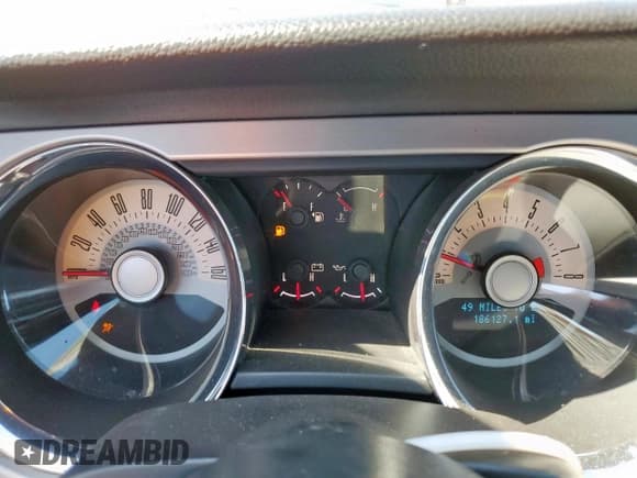 ✅ 2011 Ford Mustang V6 • VIN: 1ZVBP8AM1B5166406 • Lot: 86176825. Listed on Copart with 186,127 mi. Free auction sales archive from the USA and detailed vehicle history report at DreamBid. Image 9.