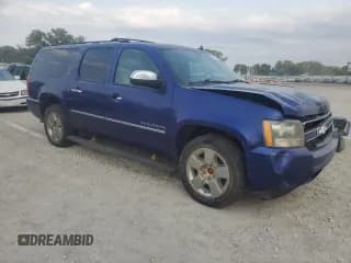 ✅ 2010 Chevrolet Suburban LTZ • VIN: 1GNUKKE36AR216773 • Lot: 74616484. Wystawiony na Copart z przebiegiem 247 900 mil. Bezpłatny archiwum sprzedaży aukcyjnych z USA i szczegółowy raport historii pojazdu na DreamBid. Zdjęcie 4.