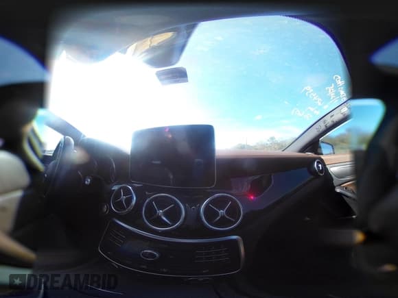 ✅ 2016 Mercedes-Benz CLA 250 • VIN: WDDSJ4EB1GN384459 • Lot: 43846071. Wystawiony na IAAI z przebiegiem 62 436 mil. Bezpłatny archiwum sprzedaży aukcyjnych z USA i szczegółowy raport historii pojazdu na DreamBid. Zdjęcie 18.