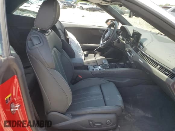 ✅ 2023 Audi A5 Cabriolet S line Prestige • VIN: WAU5AGF56PN005938 • Lot: 58362064. Wystawiony na Copart z przebiegiem 4 569 mil. Bezpłatny archiwum sprzedaży aukcyjnych z USA i szczegółowy raport historii pojazdu na DreamBid. Zdjęcie 7.