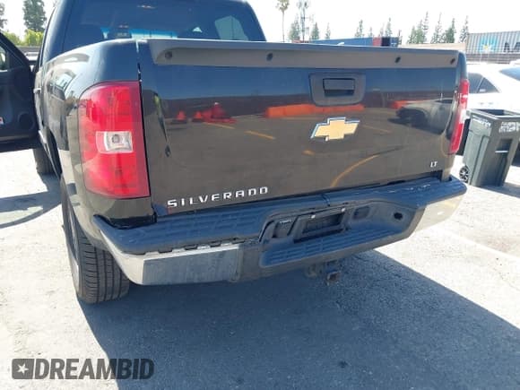 ✅ 2007 Chevrolet Silverado 1500 1LT • VIN: 2GCEC13J771553248 • Lot: 42212718. Wystawiony na IAAI z przebiegiem 206 338 mil. Bezpłatny archiwum sprzedaży aukcyjnych z USA i szczegółowy raport historii pojazdu na DreamBid. Zdjęcie 6.
