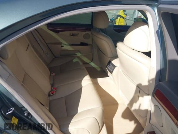 ✅ 2007 Lexus LS 460 • VIN: JTHBL46F375029524 • Lot: 42203614. Listed on IAAI with 164,405 mi. Free auction sales archive from the USA and detailed vehicle history report at DreamBid. Image 8.