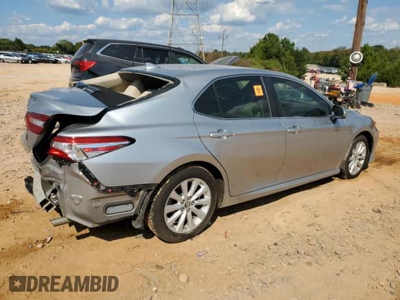 2019 Toyota Camry LE z VIN 4T1B11HK1KU820984, wystawiony jako Copart lot #71323335 z przebiegiem 93 055 mil mil oraz Szkoda całkowita • Salvage title. Historia ofert i sprzedaży dostępna na DreamBid. Obrazek 3.
