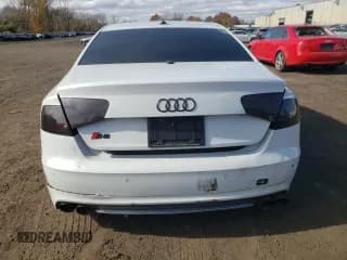✅ 2013 Audi S8 • VIN: WAUD2AFD7DN030503 • Lot: 89827535. Wystawiony na Copart z przebiegiem Nie podano. Bezpłatny archiwum sprzedaży aukcyjnych z USA i szczegółowy raport historii pojazdu na DreamBid. Zdjęcie 6.