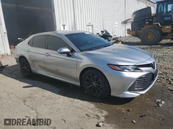 ✅ 2018 Toyota Camry XLE • VIN: 4T1B11HK9JU625794 • Lot: 70768885. Listed on Copart with 83,979 mi. Free auction sales archive from the USA and detailed vehicle history report at DreamBid. Image 4.