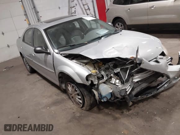 ✅ 2002 Chrysler Sebring LXi • VIN: 1C3EL56R92N192996 • Lot: 42297365. Wystawiony na IAAI z przebiegiem 84 410 mil. Bezpłatny archiwum sprzedaży aukcyjnych z USA i szczegółowy raport historii pojazdu na DreamBid. Zdjęcie 1.