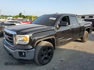 ✅ 2015 GMC Sierra 1500 SLE • VIN: 1GTV2UECXFZ439897 • Лот: 62193355. Опубликован ранее на Copart с пробегом 135 972 миль. Бесплатный доступ к архиву аукционных продаж из США и подробный отчёт об истории автомобиля на DreamBid. Изображение 1.