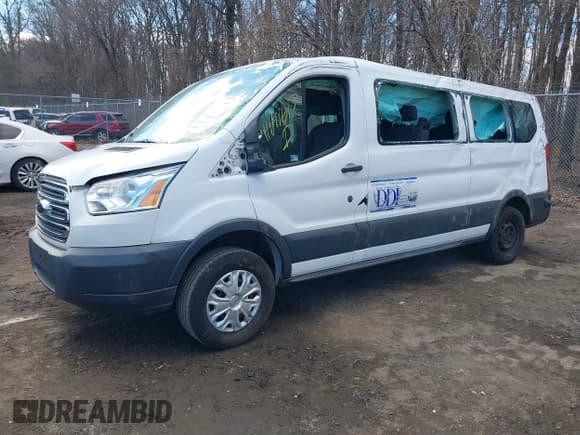 ✅ 2017 Ford Transit XL • VIN: 1FBZX2ZMXHKA20653 • Lot: 41691617. Wystawiony na IAAI z przebiegiem 106 444 mil. Bezpłatny archiwum sprzedaży aukcyjnych z USA i szczegółowy raport historii pojazdu na DreamBid. Zdjęcie 2.
