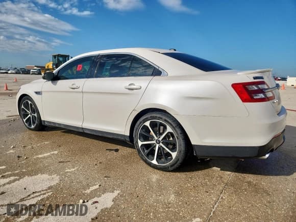 ✅ 2016 Ford Taurus SEL • VIN: 1FAHP2E94GG133398 • Лот: 81486605. Опубликован ранее на Copart с пробегом Не указан. Бесплатный доступ к архиву аукционных продаж из США и подробный отчёт об истории автомобиля на DreamBid. Изображение 2.