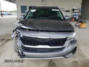 ✅ 2022 Kia Seltos EX • VIN: KNDERCAA9N7270847 • Lot: 91130825. Wystawiony na Copart z przebiegiem 55 765 mil. Bezpłatny archiwum sprzedaży aukcyjnych z USA i szczegółowy raport historii pojazdu na DreamBid. Zdjęcie 5.