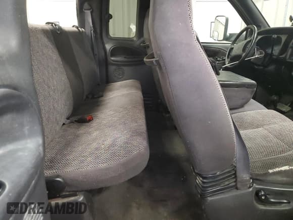 ✅ 2001 Dodge 2500 • VIN: 3B7KF23601G705218 • Lot: 90065155. Wystawiony na Copart z przebiegiem 194 948 mil. Bezpłatny archiwum sprzedaży aukcyjnych z USA i szczegółowy raport historii pojazdu na DreamBid. Zdjęcie 10.