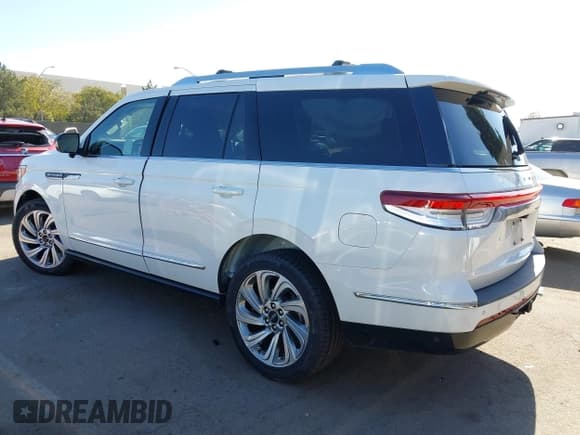 ✅ 2023 Lincoln Navigator Reserve • VIN: 5LMJJ2LG9PEL00695 • Lot: 43710349. Listed on IAAI with 39,056 mi. Free auction sales archive from the USA and detailed vehicle history report at DreamBid. Image 3.