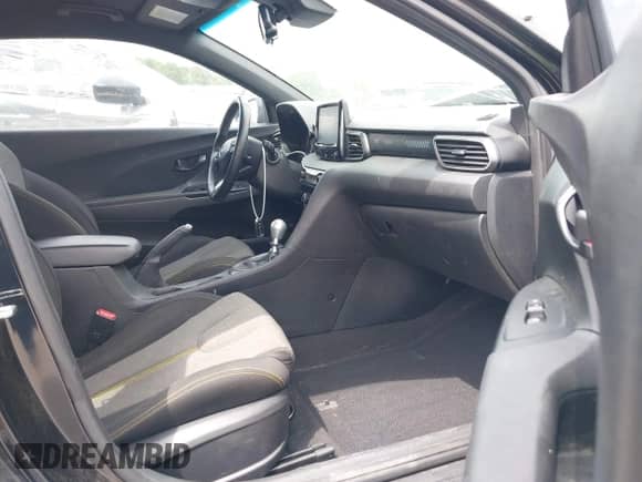 2019 Hyundai Veloster Turbo z VIN KMHTH6AB4KU011518, wystawiony jako IAAI lot #42037553 z przebiegiem 134 250 mil mil oraz . Historia ofert i sprzedaży dostępna na DreamBid. Obrazek 5.