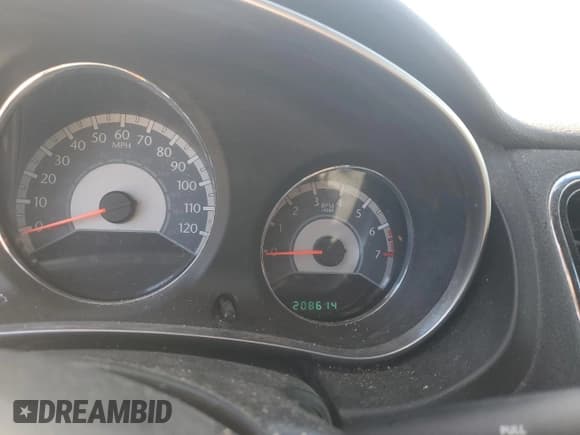 ✅ 2012 Chrysler 200 Touring • VIN: 1C3CCBBB3CN117615 • Lot: 93116135. Wystawiony na Copart z przebiegiem 208 614 mil. Bezpłatny archiwum sprzedaży aukcyjnych z USA i szczegółowy raport historii pojazdu na DreamBid. Zdjęcie 9.