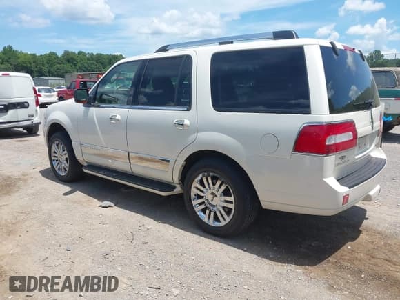 ✅ 2007 Lincoln Navigator • VIN: 5LMFU27507LJ08406 • Lot: 42740531. Wystawiony na IAAI z przebiegiem 152 405 mil. Bezpłatny archiwum sprzedaży aukcyjnych z USA i szczegółowy raport historii pojazdu na DreamBid. Zdjęcie 3.