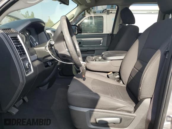 ✅ 2020 Ram 1500 Warlock • VIN: 1C6RR6GGXLS105597 • Lot: 65470795. Wystawiony na Copart z przebiegiem 96 197 mil. Bezpłatny archiwum sprzedaży aukcyjnych z USA i szczegółowy raport historii pojazdu na DreamBid. Zdjęcie 7.