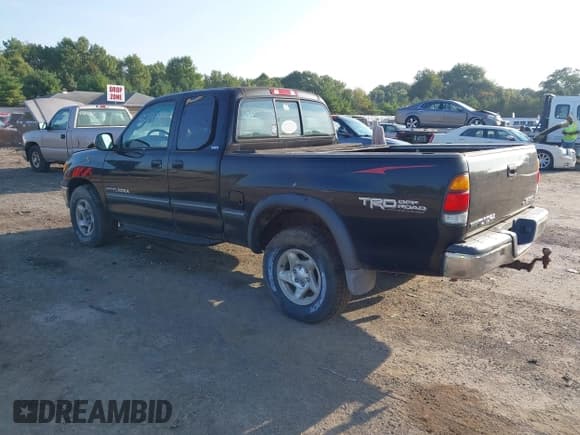 ✅ 2002 Toyota Tundra SR5 • VIN: 5TBBT441X2S309946 • Лот: 43219383. Опубликован ранее на IAAI с пробегом Не указан. Бесплатный доступ к архиву аукционных продаж из США и подробный отчёт об истории автомобиля на DreamBid. Изображение 3.