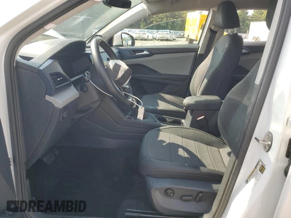 ✅ 2024 Volkswagen Taos SE • VIN: 3VVSX7B24RM016788 • Lot: 66965315. Listed on Copart with 50,209 mi. Free auction sales archive from the USA and detailed vehicle history report at DreamBid. Image 7.